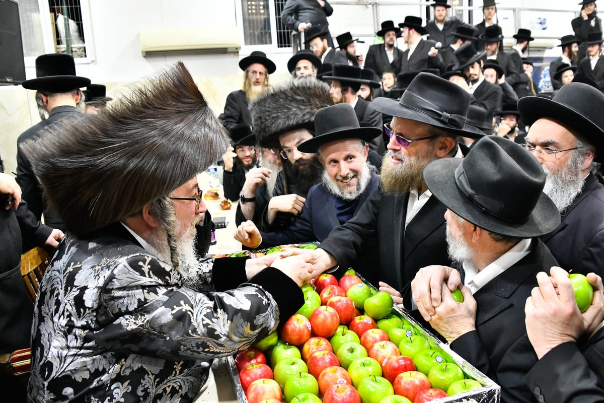 שמחת הש"ב בחצה"ק ביאלה ב"ב