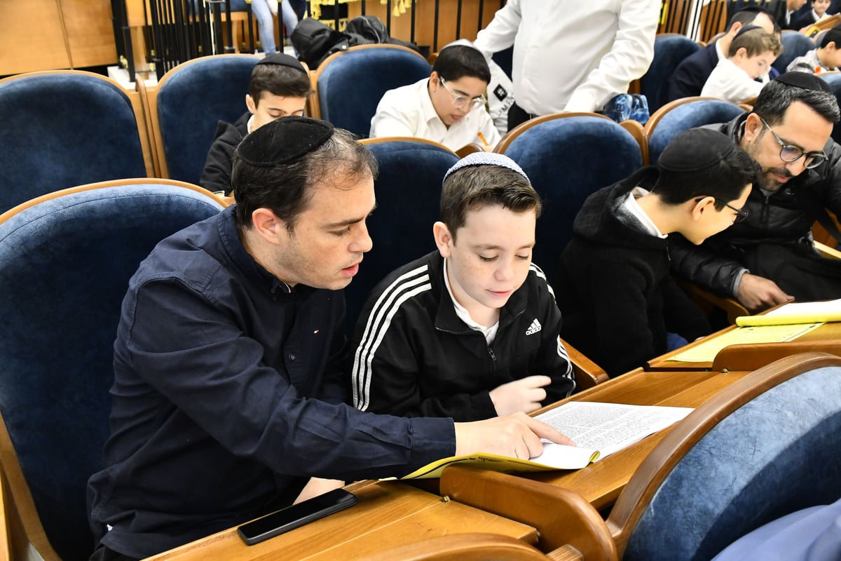 מסיבת חנוכה בביה"ס חורב ברמת גן