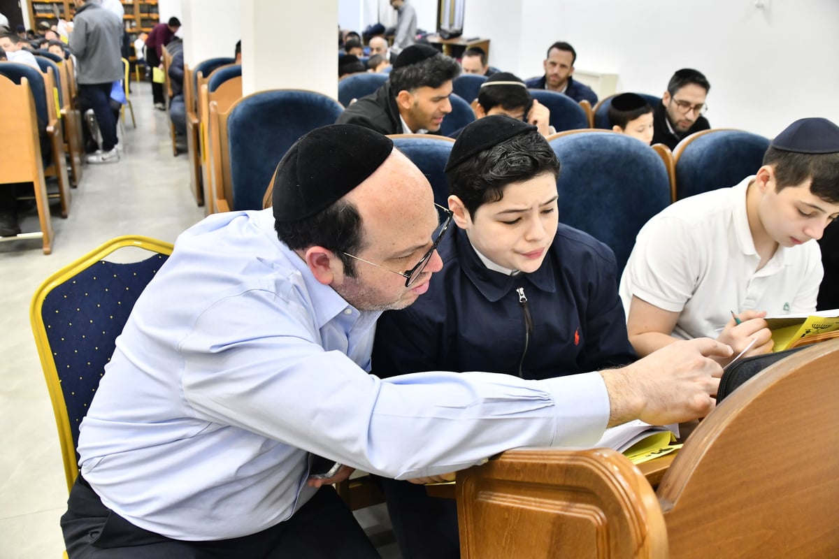 מסיבת חנוכה בביה"ס חורב ברמת גן