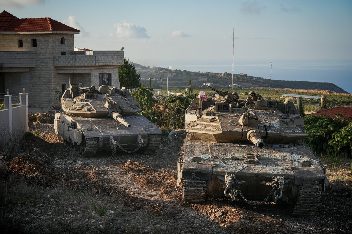 פלוגת הלוחמים שגלתה את החנוכיה בטיר חרפא בסריקות בכפר הלבנוני טרם השטחתו