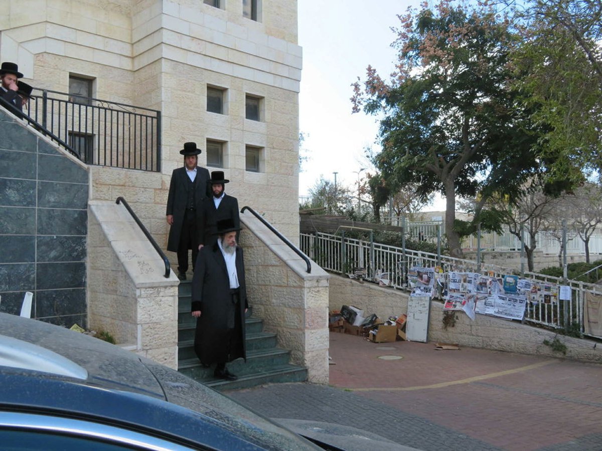 הגה"צ אב"ד קרית ויז'ניץ בביקור בביתר