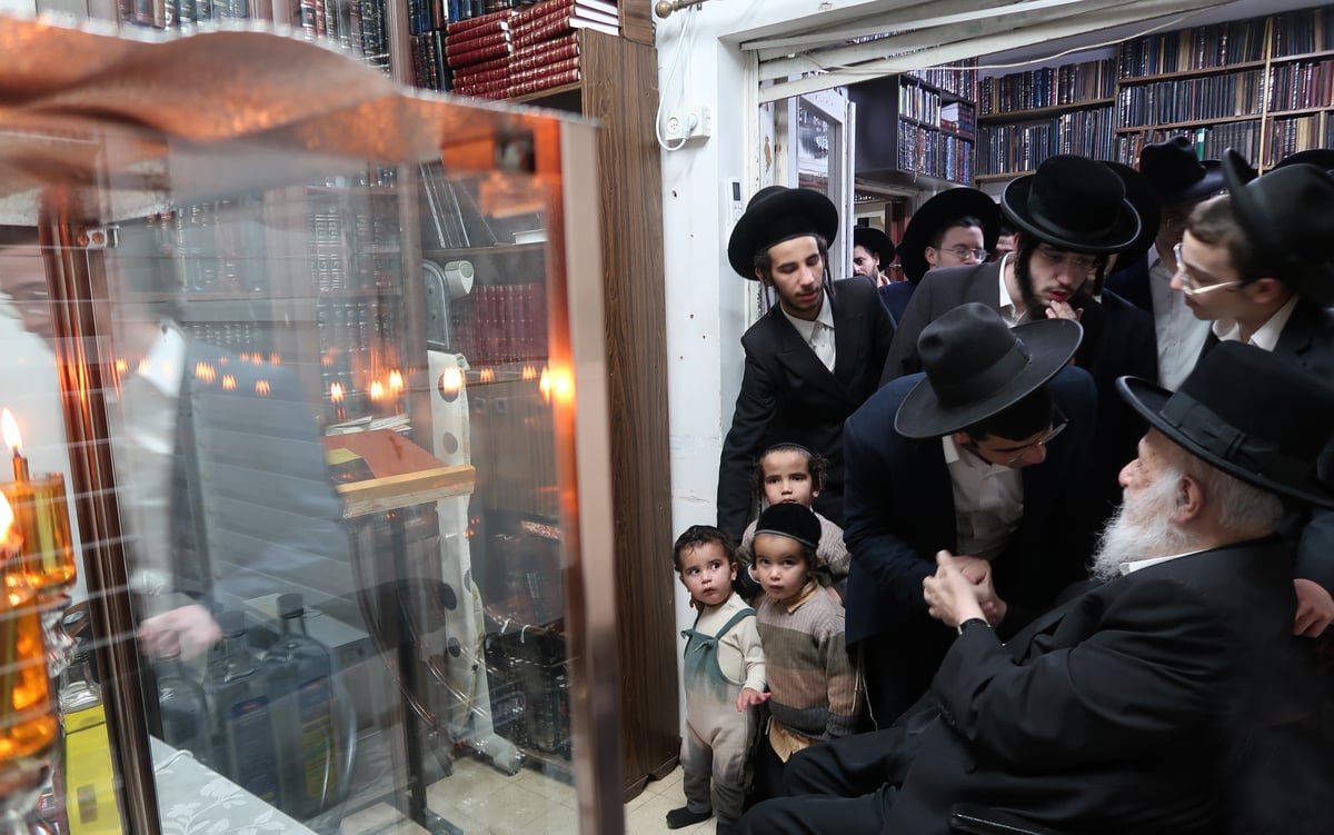 זאת חנוכה במחיצת הגרב"ד פוברסקי