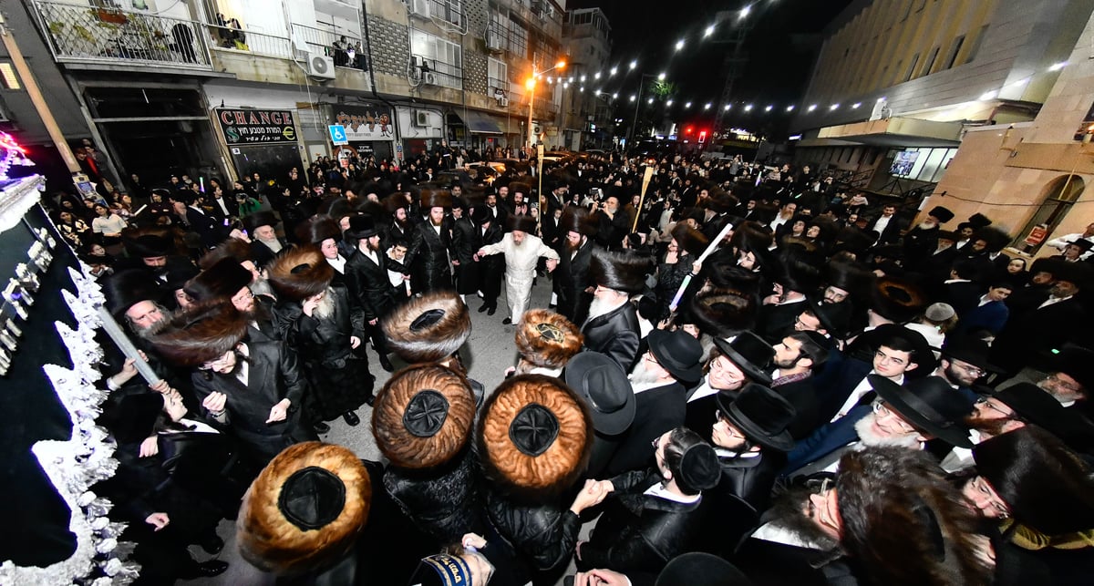 הכנסת ספר תורה בחצה"ק דעעש