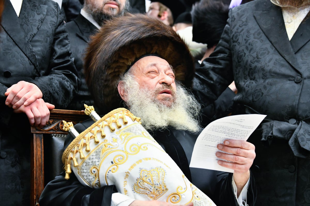 הכנסת ספר תורה בחצה"ק דעעש