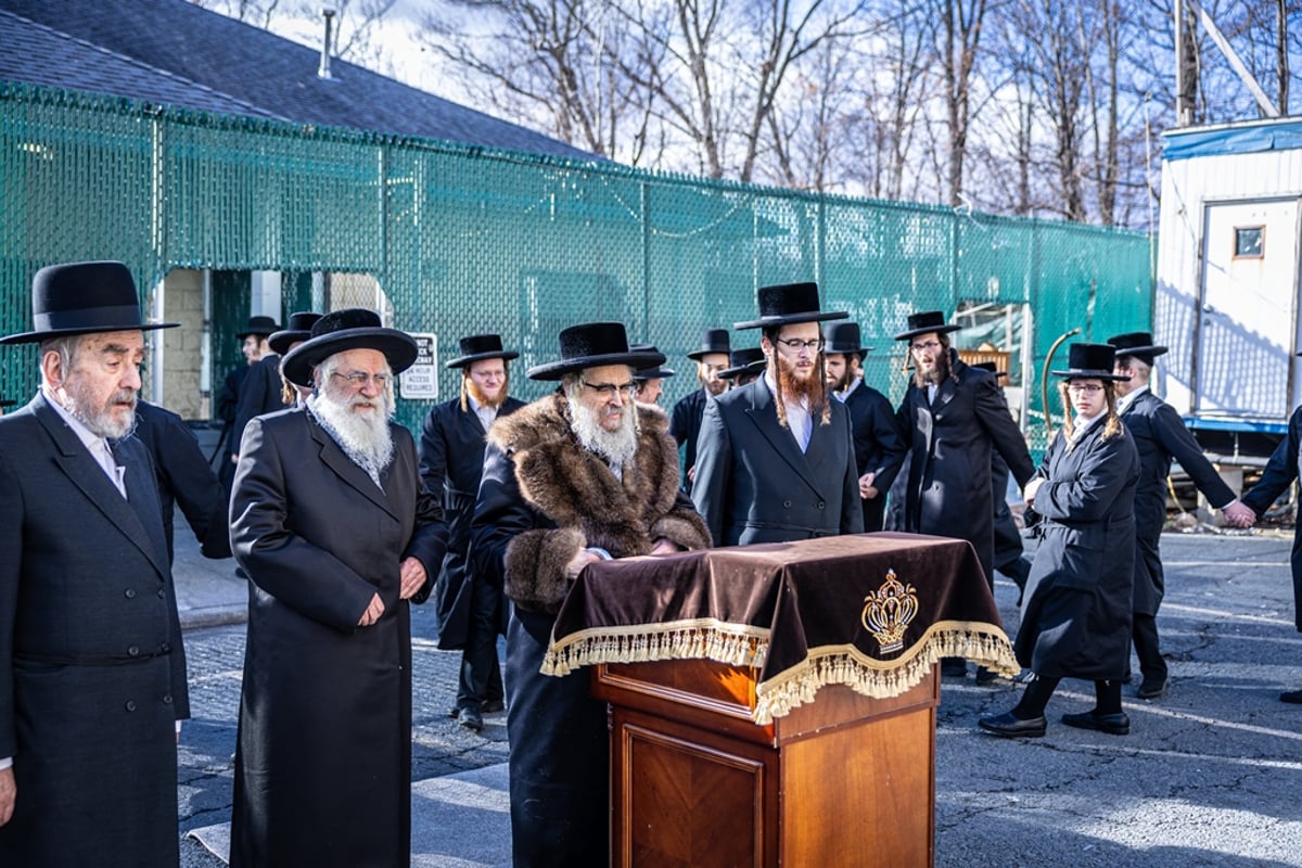 האדמו"ר מסאטמר בשריפת הפתילות