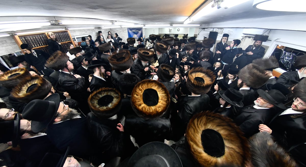 הכנסת ספר תורה לביהמ"ד ביאלה ישרי לב