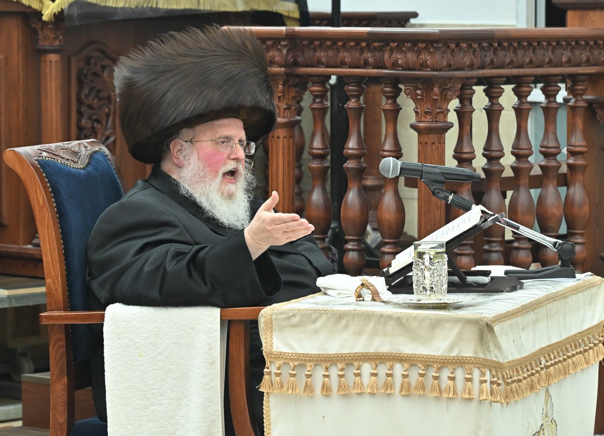 חנוכה בחצה"ק סאסוב