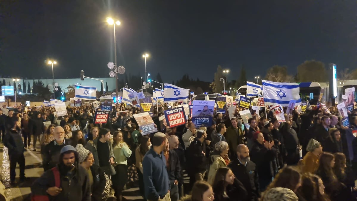 כינוס חירום במאהל הגבורה נגד עסקה מסוכנת: "ראש הממשלה - חזור בך"