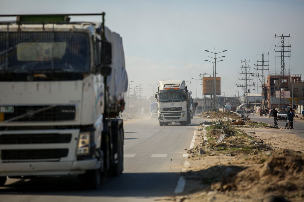 משאיות סיוע וחמושים בג'באליה