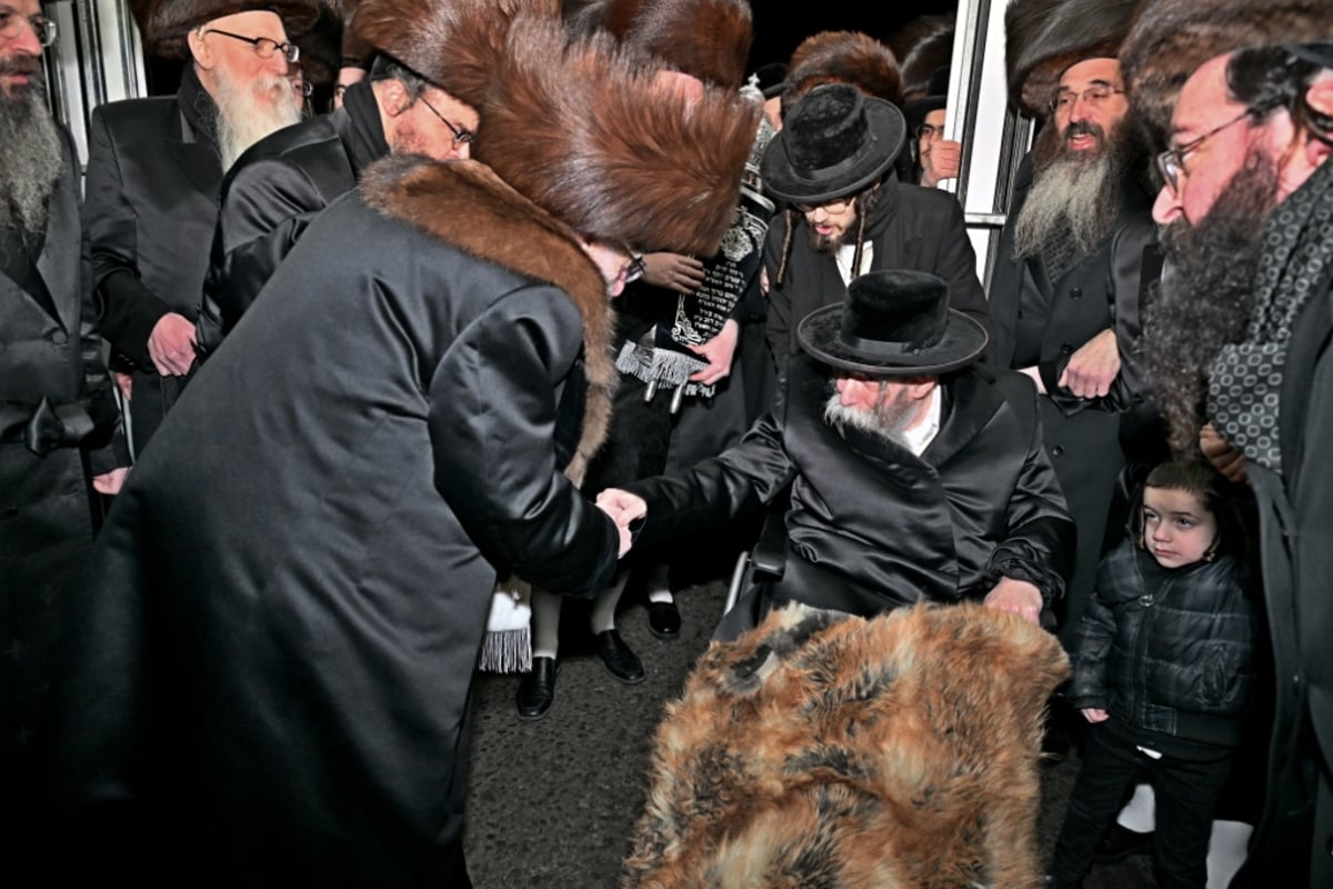 הכנסת ספר תורה בויזניץ לונדון