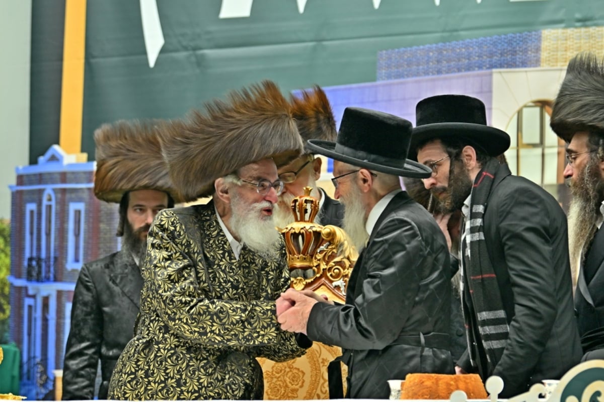 הכנסת ספר תורה בויזניץ לונדון