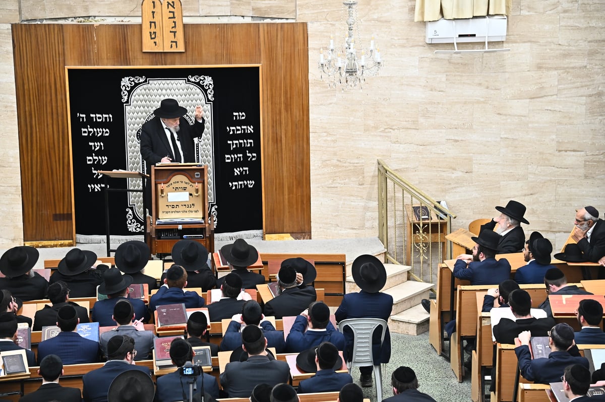 הגרמ"ה הירש בביקור בישיבת הנגב שכר שכיר 