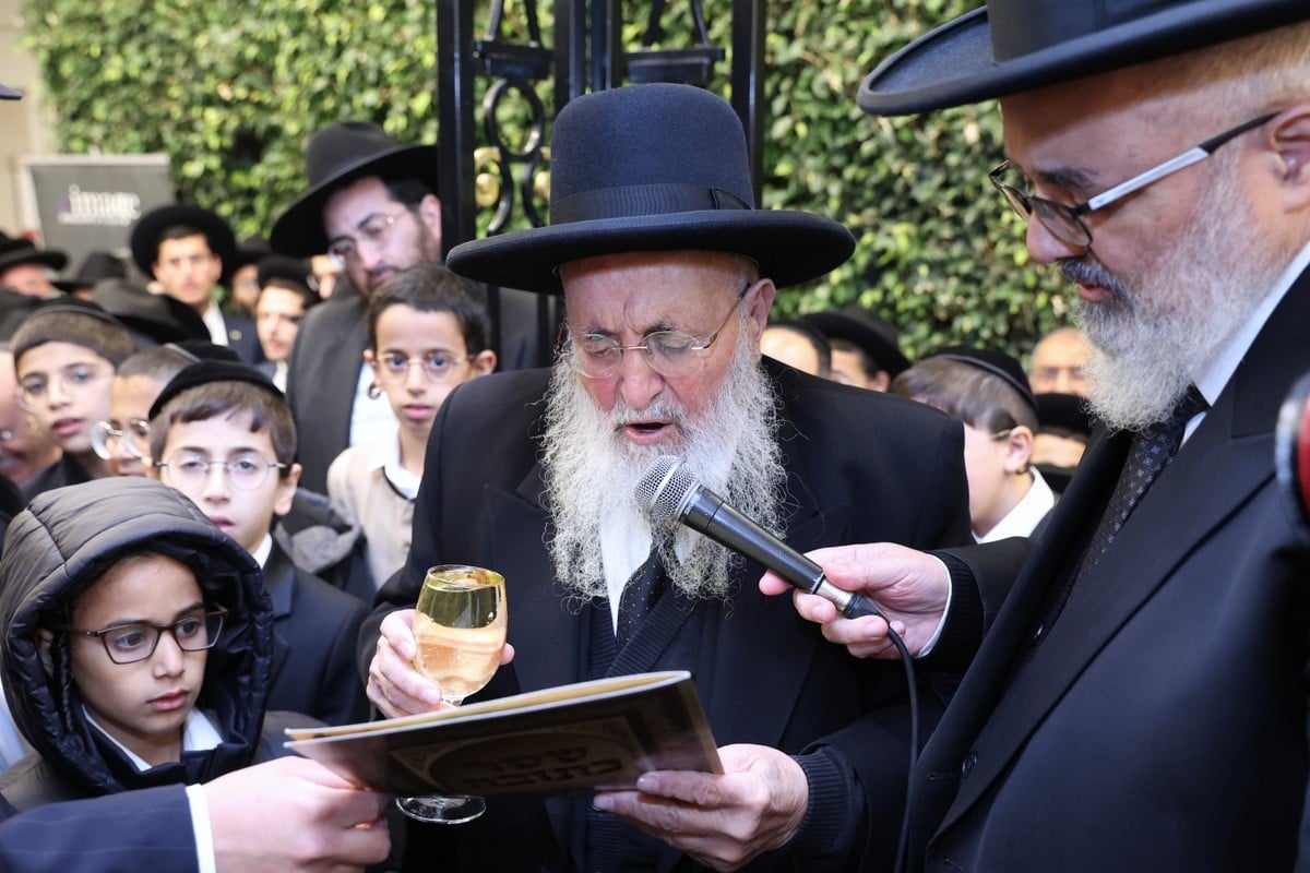 שמחת נישואי נכדתם של הגר"ש צדוק, והגר"ש צדוק