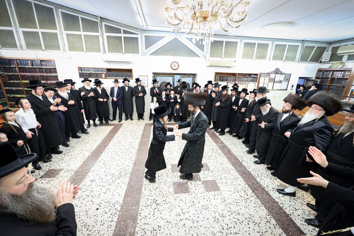 שמחת הבר מצוה בחצרות זוועהיל - ביאלה רמת אהרן