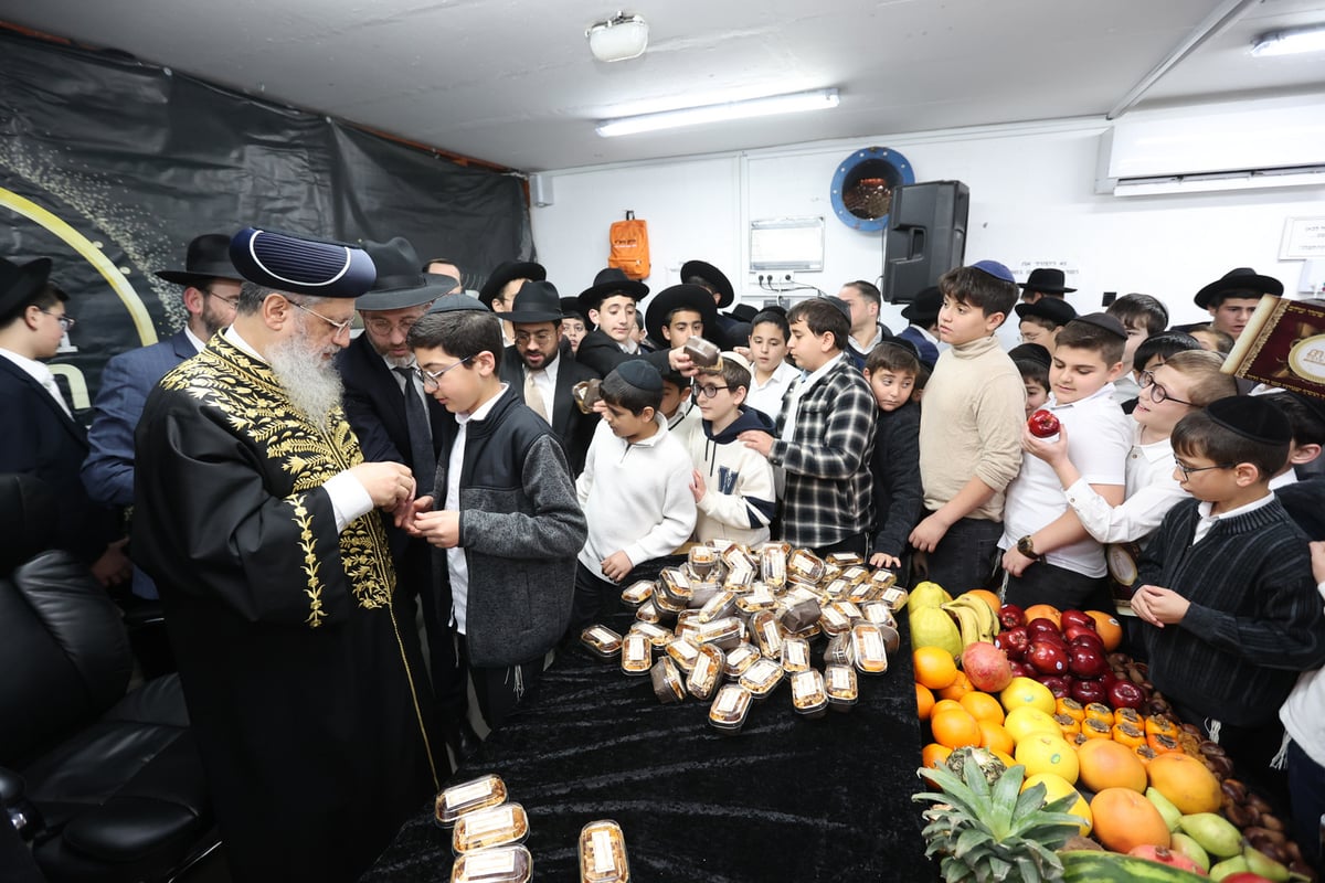 ט"ו בשבט אצל הראשל"צ הגאון רבי דוד יוסף