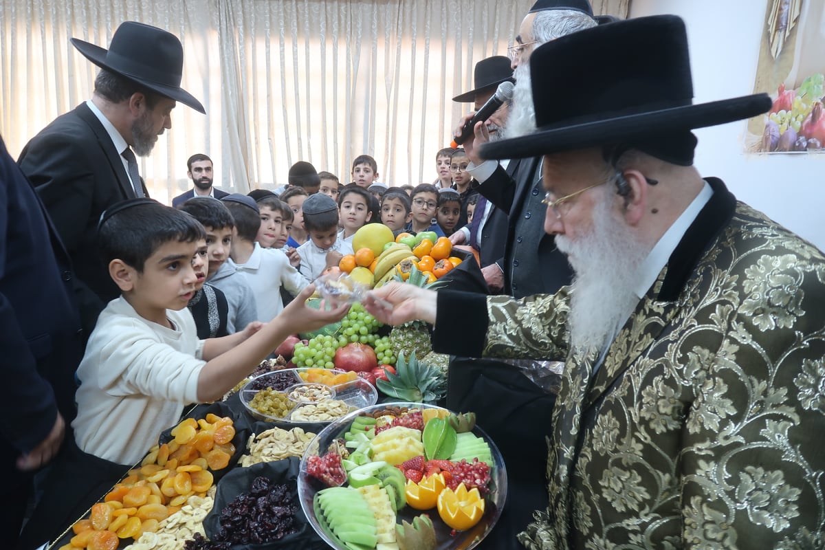 ט"ו בשבט בחצר הקודש מישקולץ