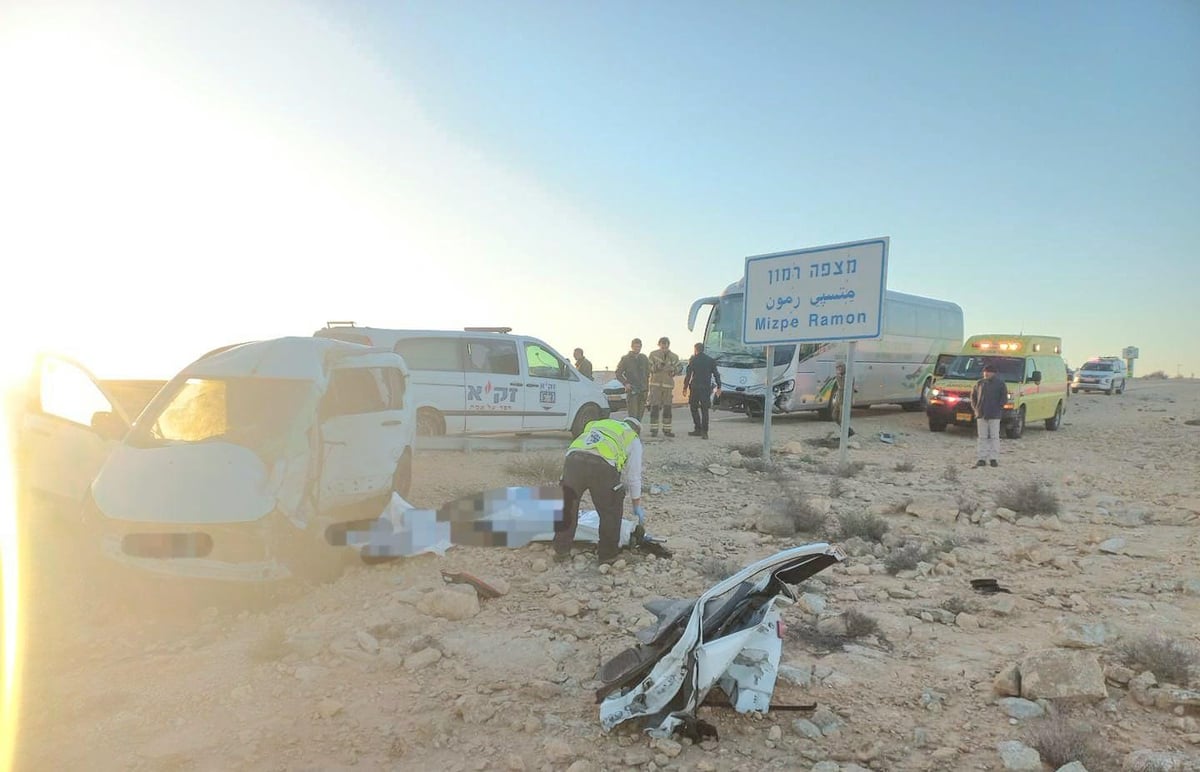 נהג ביצע פניית פרסה והאוטובוס התנגש בו בעוצמה | תיעוד מחריד