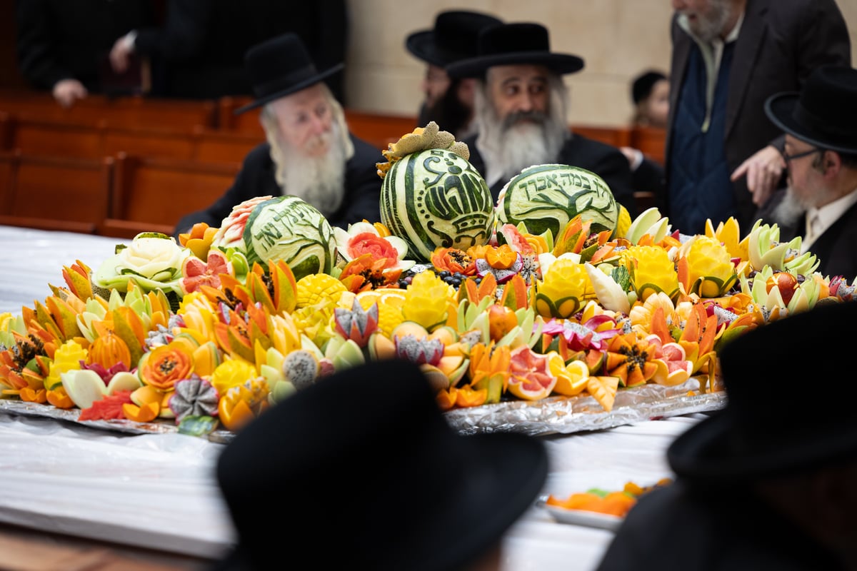 ט"ו בשבט בחצה"ק טאהש