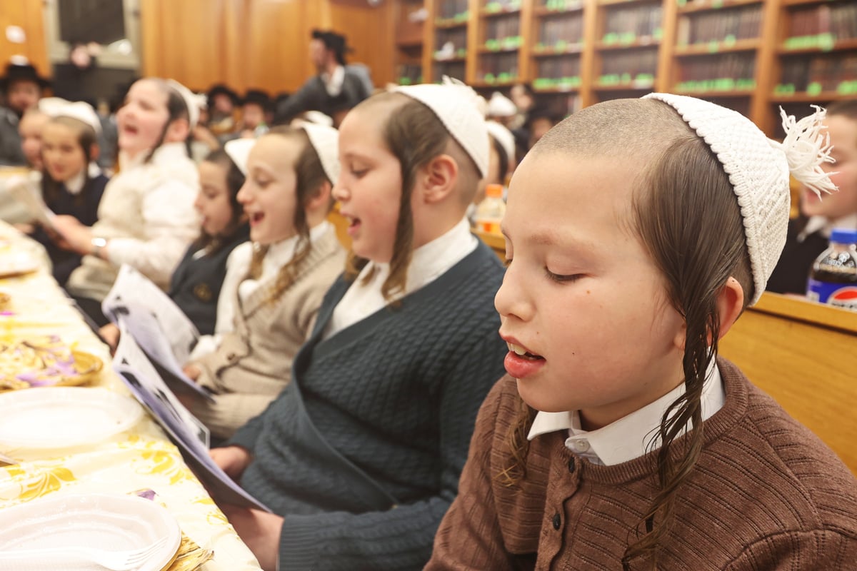 חלוקת פרסים בתולדות אברהם יצחק בבית שמש