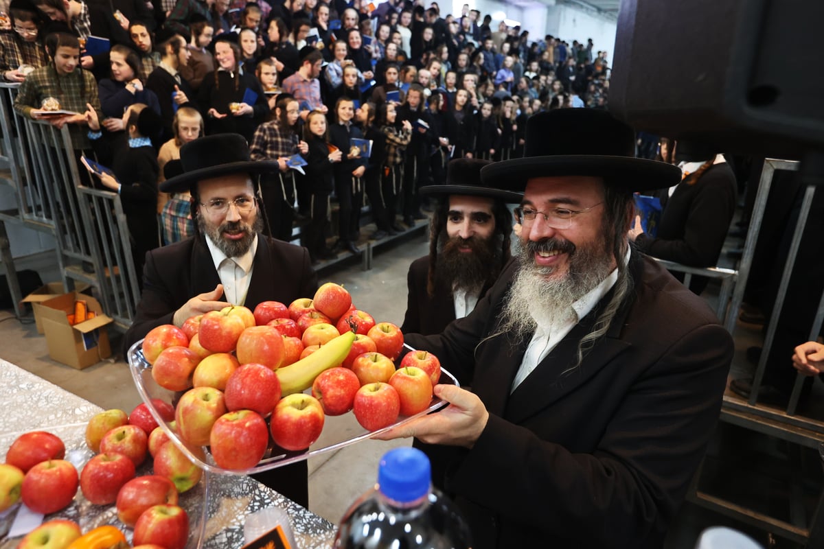 המקובל הגה"צ רבי גמליאל רבינוביץ בטיש ט"ו בשבט