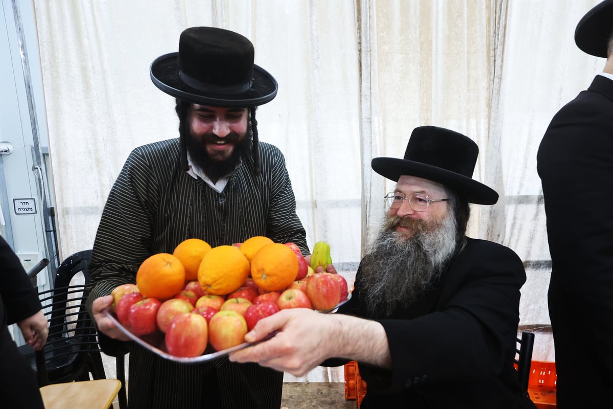 המקובל הגה"צ רבי גמליאל רבינוביץ בטיש ט"ו בשבט