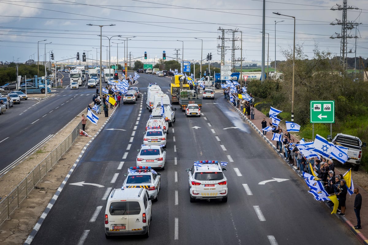 עם ישראל מתאחד בצמתים ובכיכרות בדמעות ותפילה | גלריה