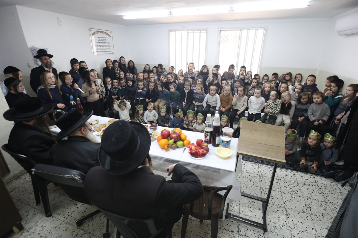 גאב"ד קארלסבורג בביקור בת''ת ריבניץ בצפת