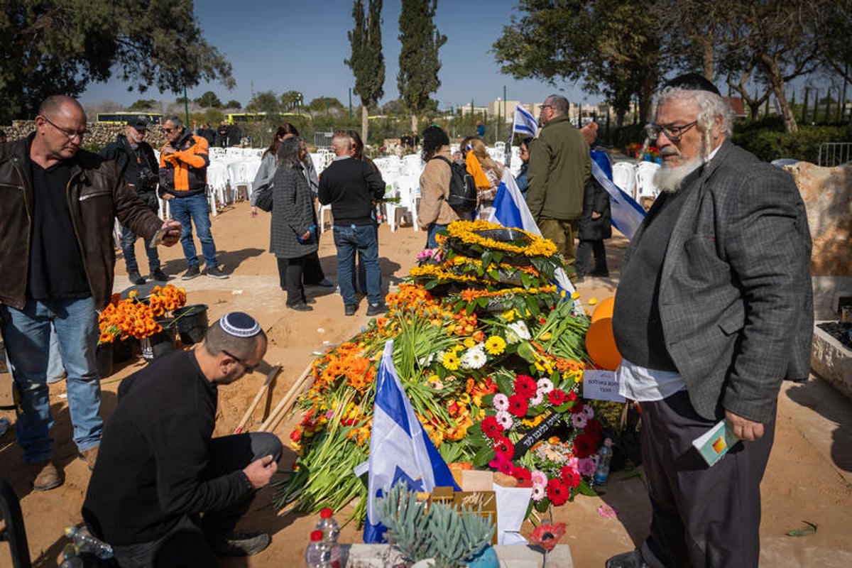 הר של דמעות: הקבר המשותף של שירי, כפיר ואריאל הי"ד