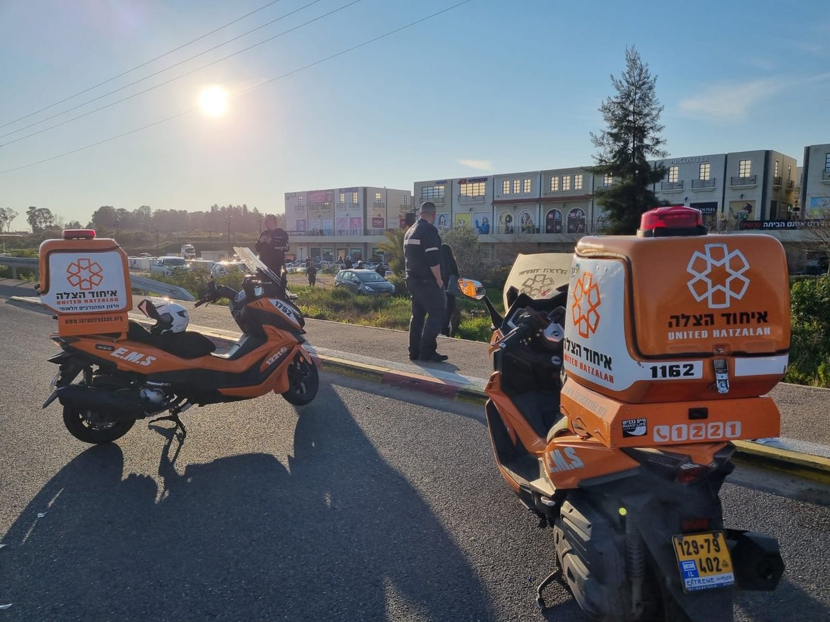 פיגוע דריסה ודקירה בצומת כרכור: 8 נפגעים במקום 2 מהם קשה  - המחבל חוסל בזירה 