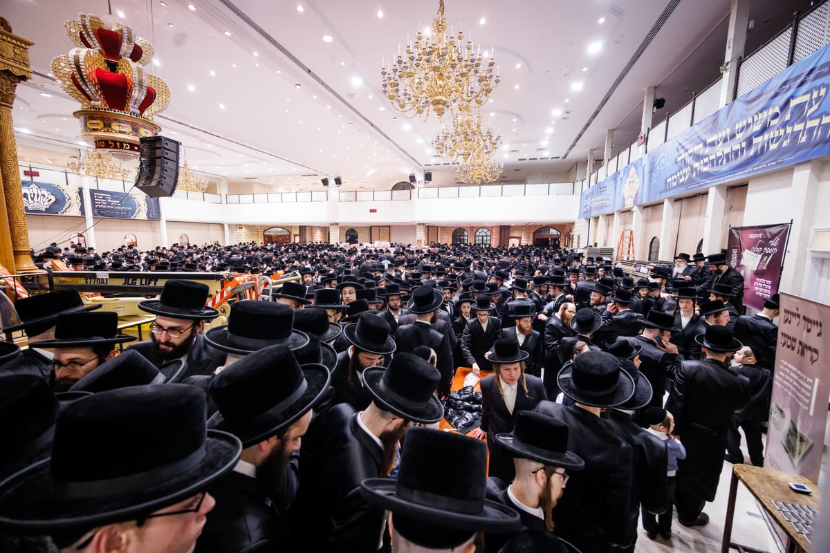 מעמד סיום כתיבת ספר תורה בחצה"ק סקווירא