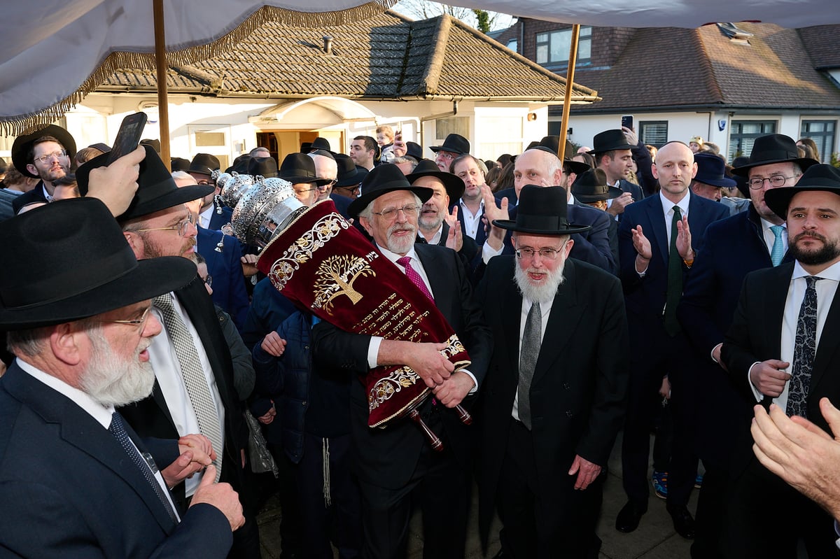 הכנסת ספר תורה לביהכ''נ "בית ישראל" בלונדון