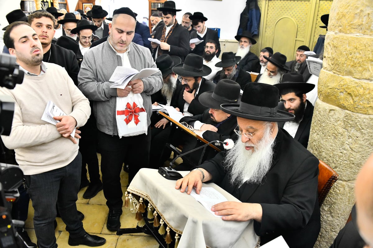 ישיבת המקובלים 'נהר שלום' ביום תפילה במירון