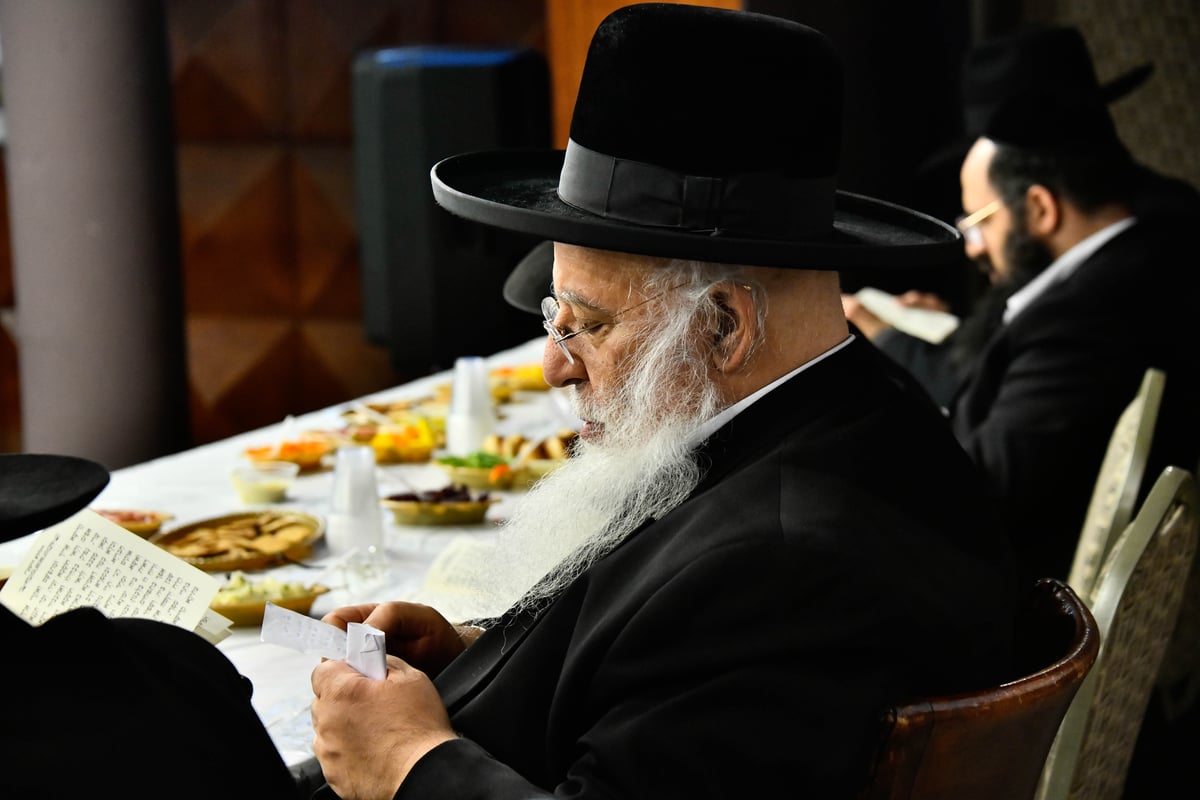 ישיבת המקובלים 'נהר שלום' ביום תפילה במירון