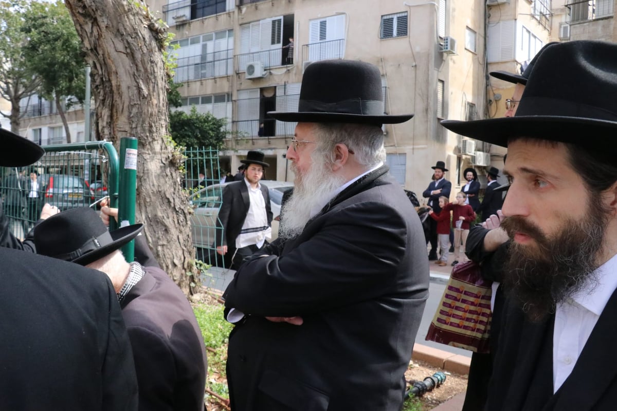 מסע הלוויית הגאון רבי זאב ברלין זצ"ל