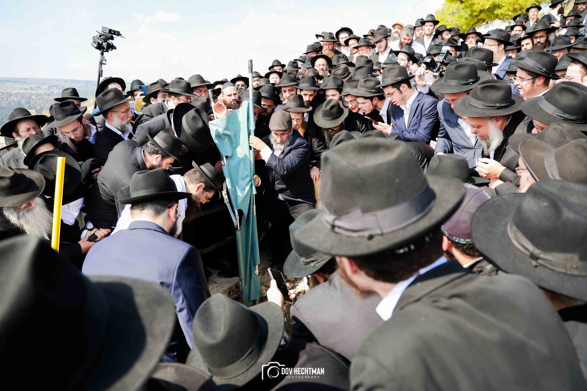 מסע הלוויית הגה"ח רבי יוסף יצחק ווילשאנסקי זצ"ל