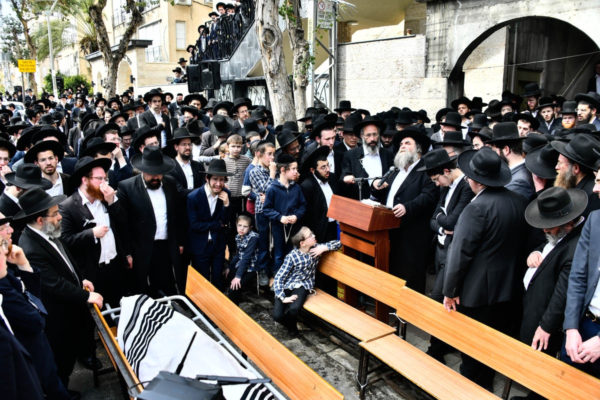 מסע הלוויית הגאון רבי זאב ברלין זצ"ל