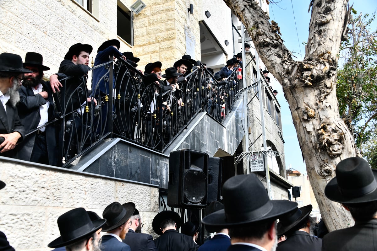 מסע הלוויית הגאון רבי זאב ברלין זצ"ל