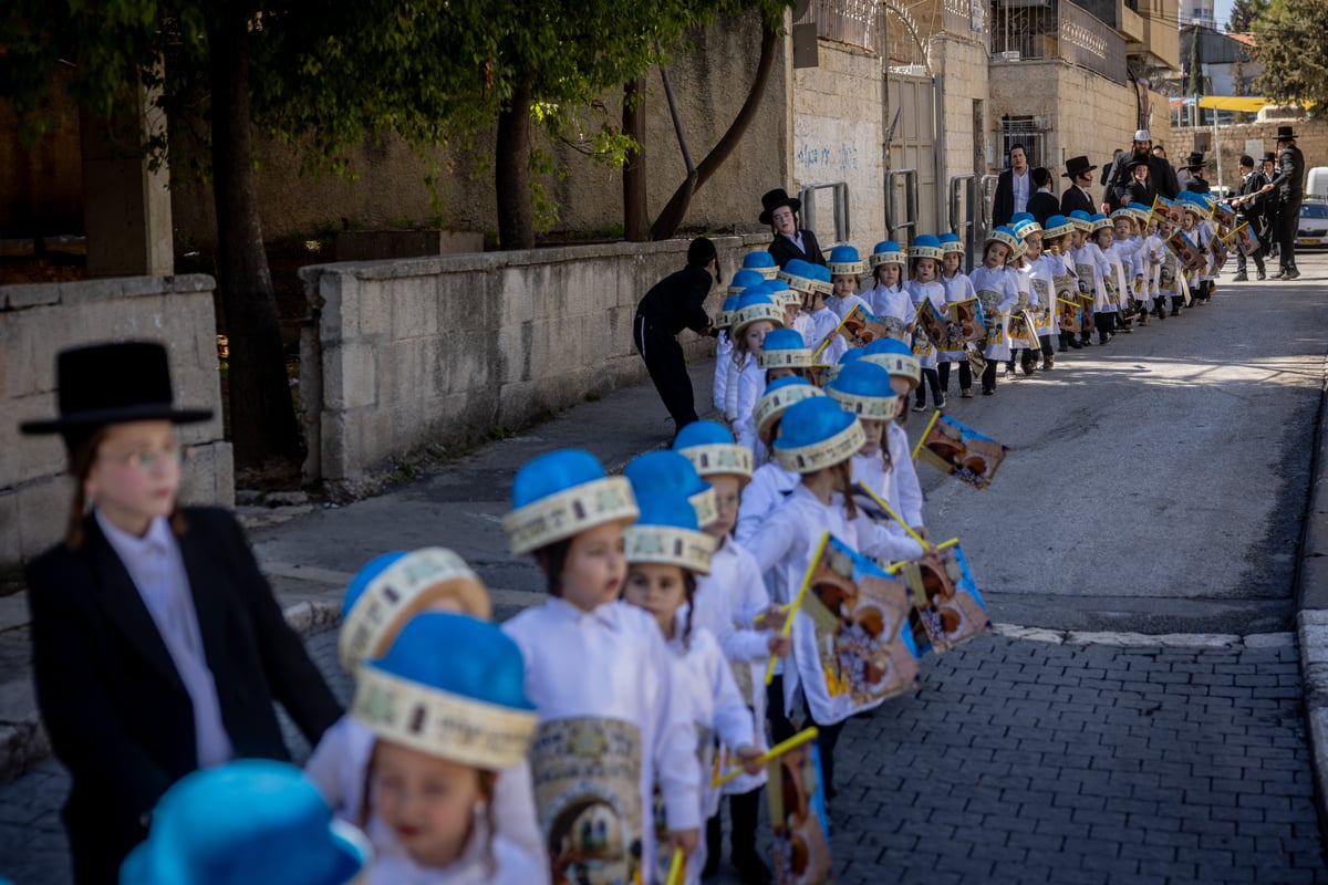 ילדי באיאן מחופשים לקראת פורים