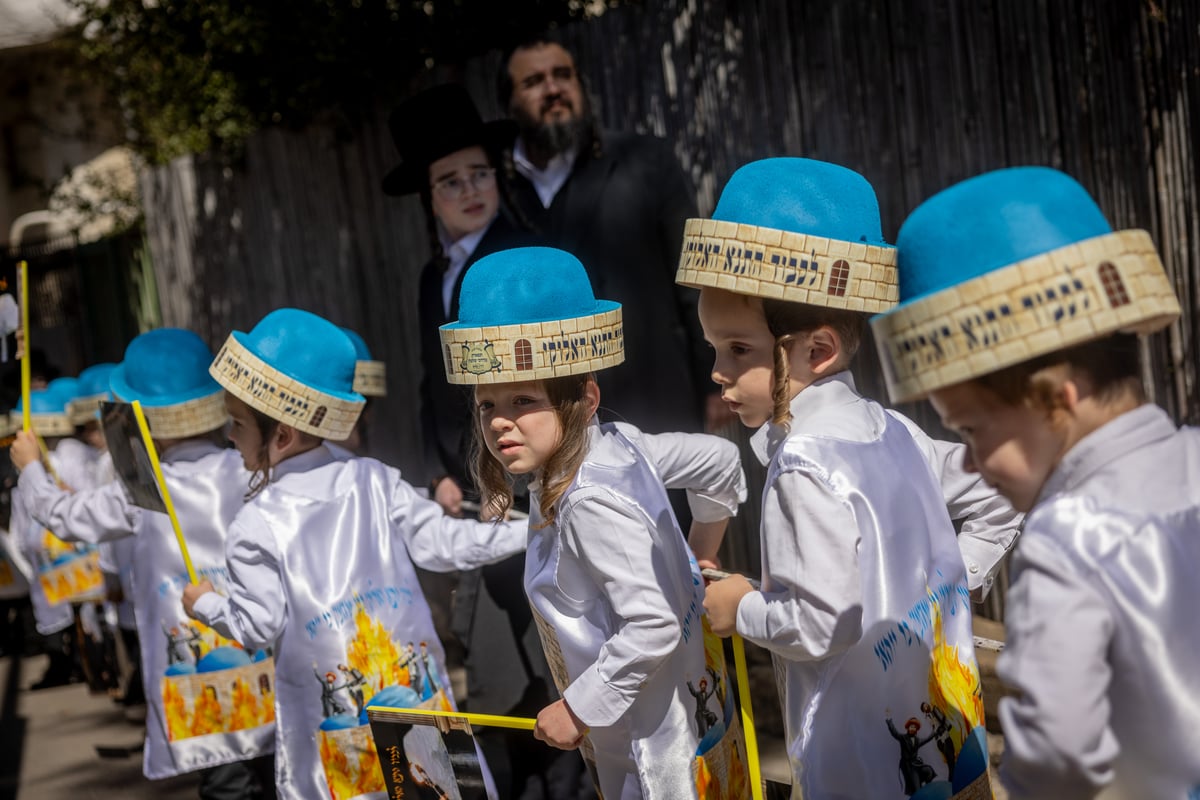 ילדי באיאן מחופשים לקראת פורים