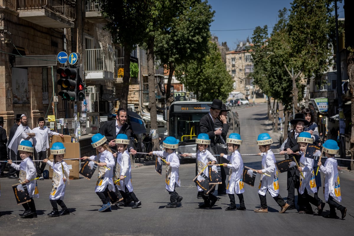 ילדי באיאן מחופשים לקראת פורים