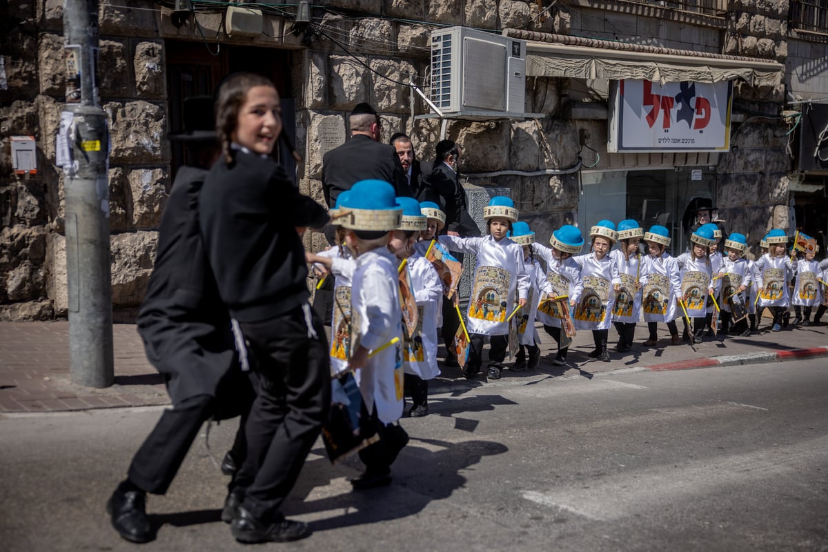 ילדי באיאן מחופשים לקראת פורים