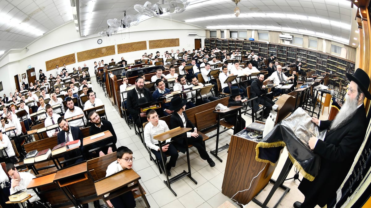 עצרת הספד להגר"ח קנייבסקי בהיכל ישיבת 'קריית מלך'