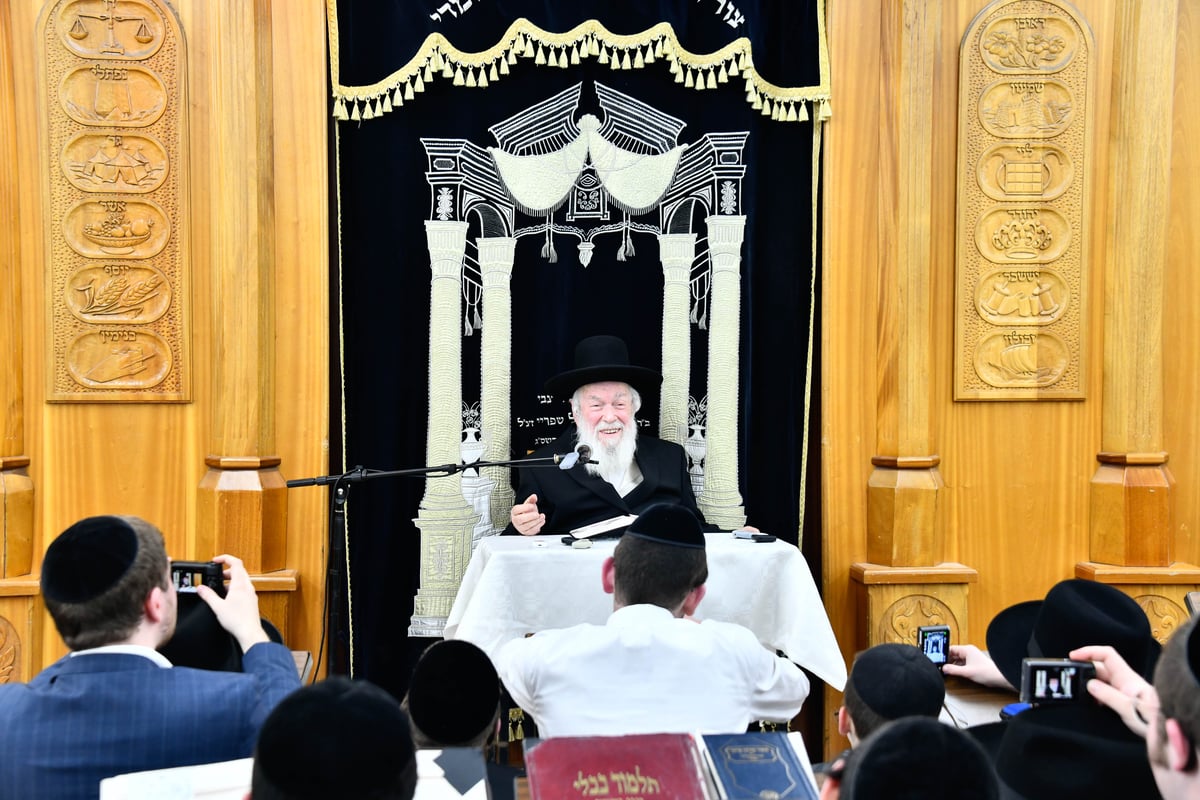 עצרת הספד להגר"ח קנייבסקי בהיכל ישיבת 'קריית מלך'