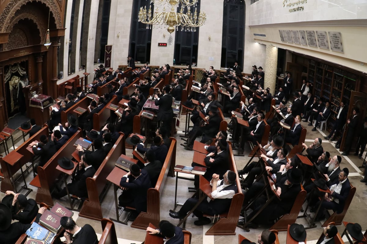 עצרת הספד על הגאון רבי זאב ברלין זצ"ל, בהיכל ישיבת 'גאון יעקב' 