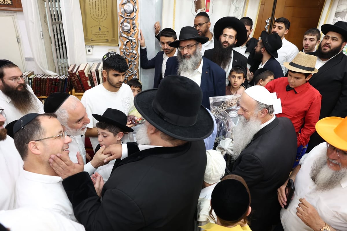 הגאון הרב חיים יוסף אברג'ל בקריאת המגילה