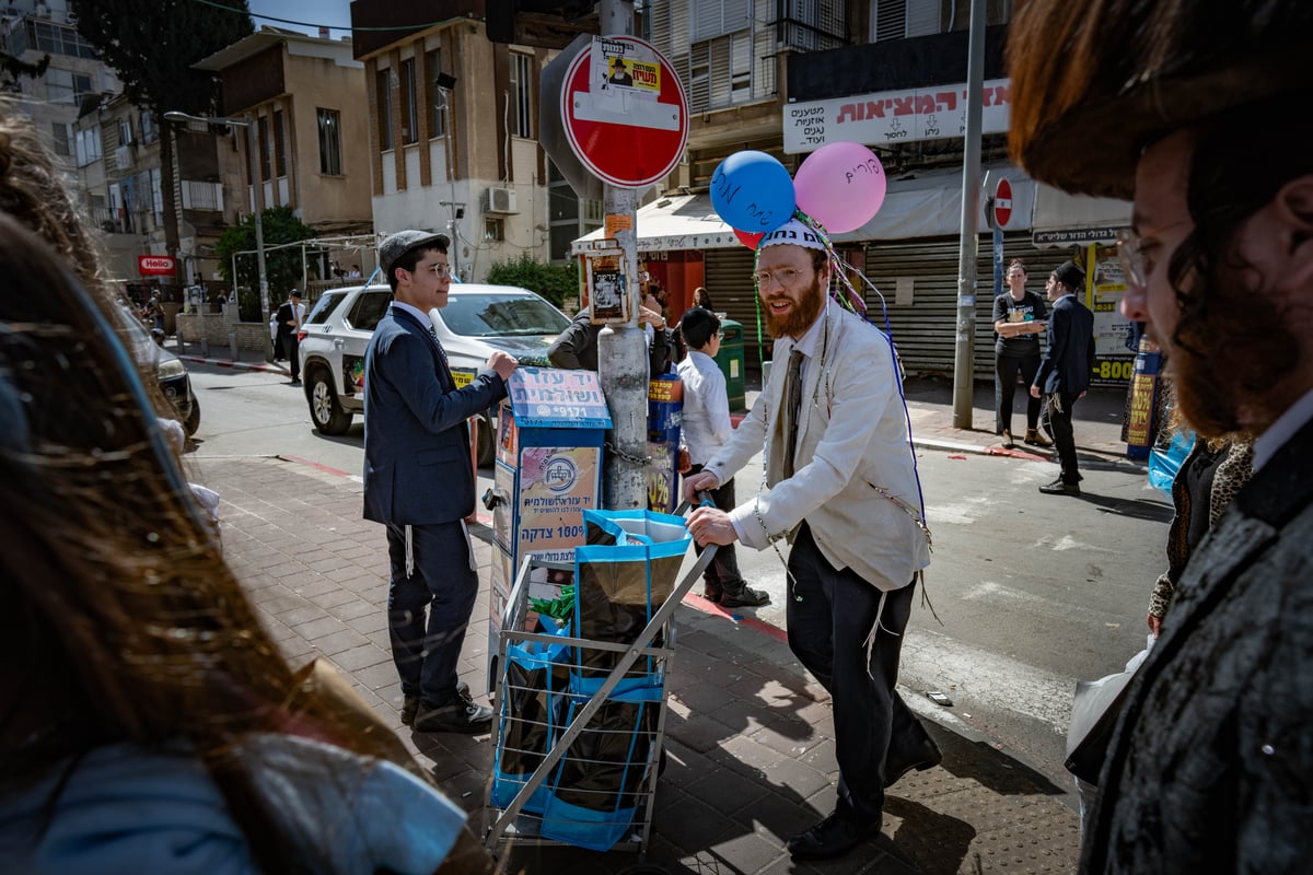 פורים ברחובות בני ברק