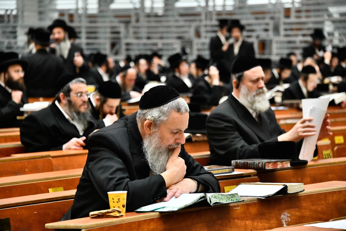 עצרת תפילה וזעקה בחצה"ק ויז'ניץ