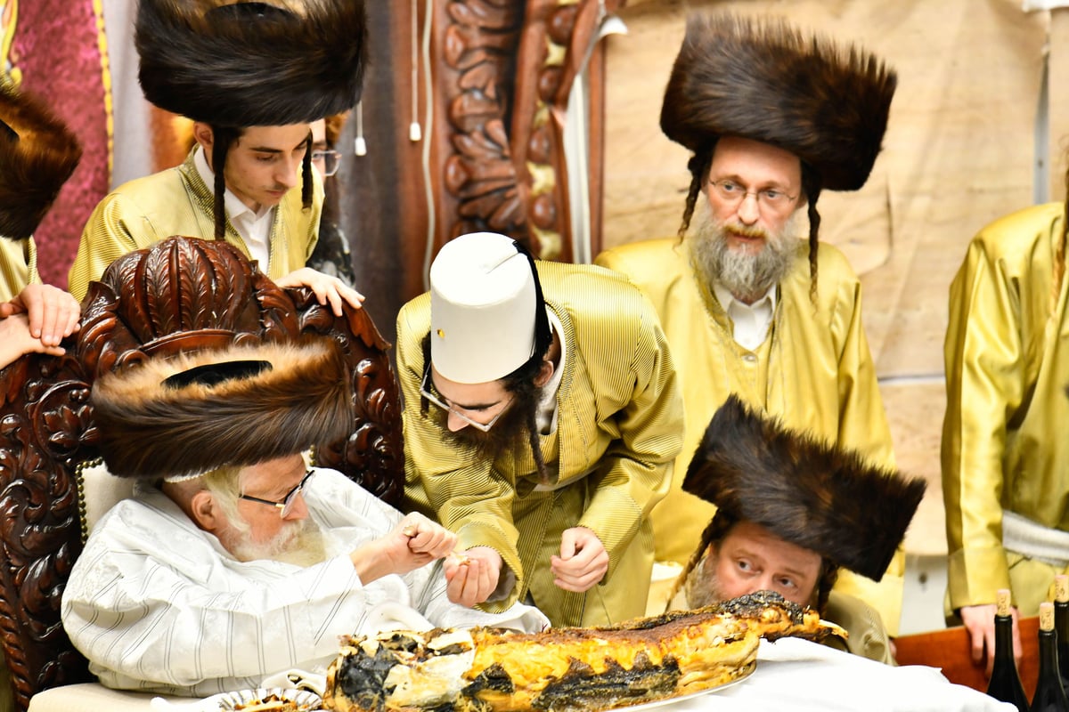 פורים בחצה"ק תולדות אברהם יצחק