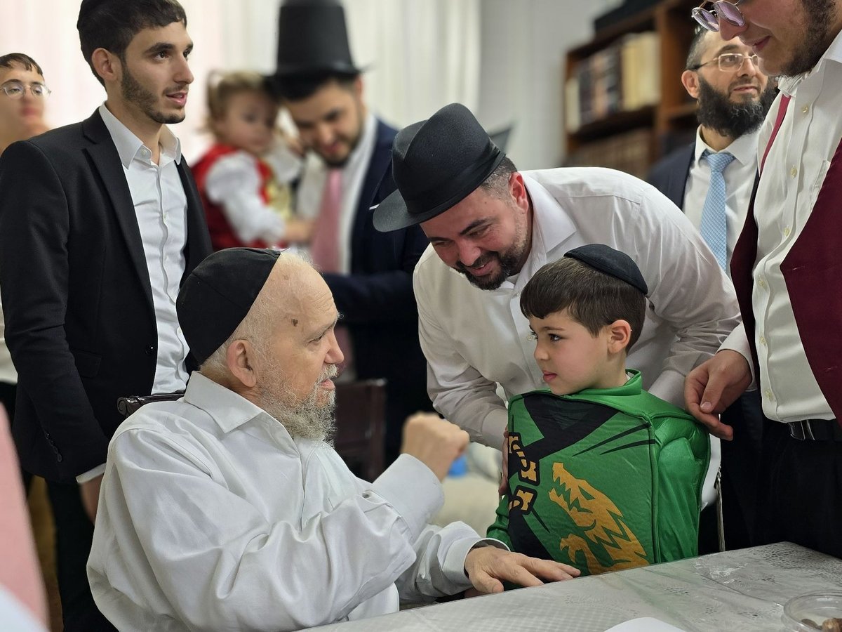 פורים אצל הגר"מ מאזוז