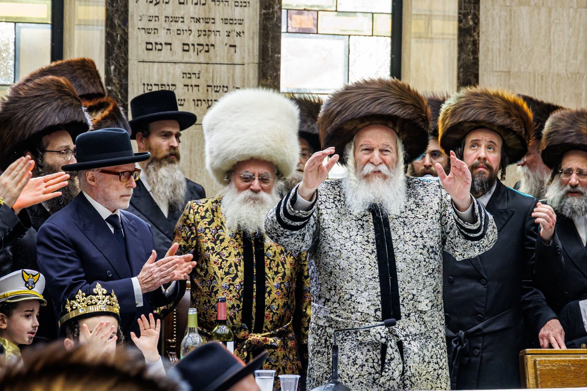 פורים בחצה"ק באבוב